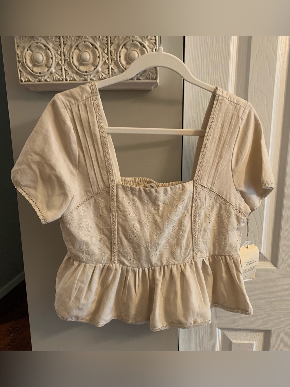Midnight Sky Cream Embroidered Peplum Cropped Linen Blend Top NWT - M